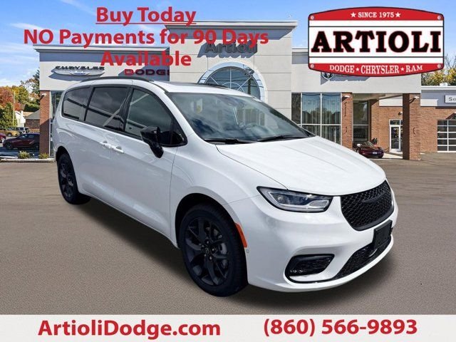 2026 Chrysler Pacifica Limited AWD's photo