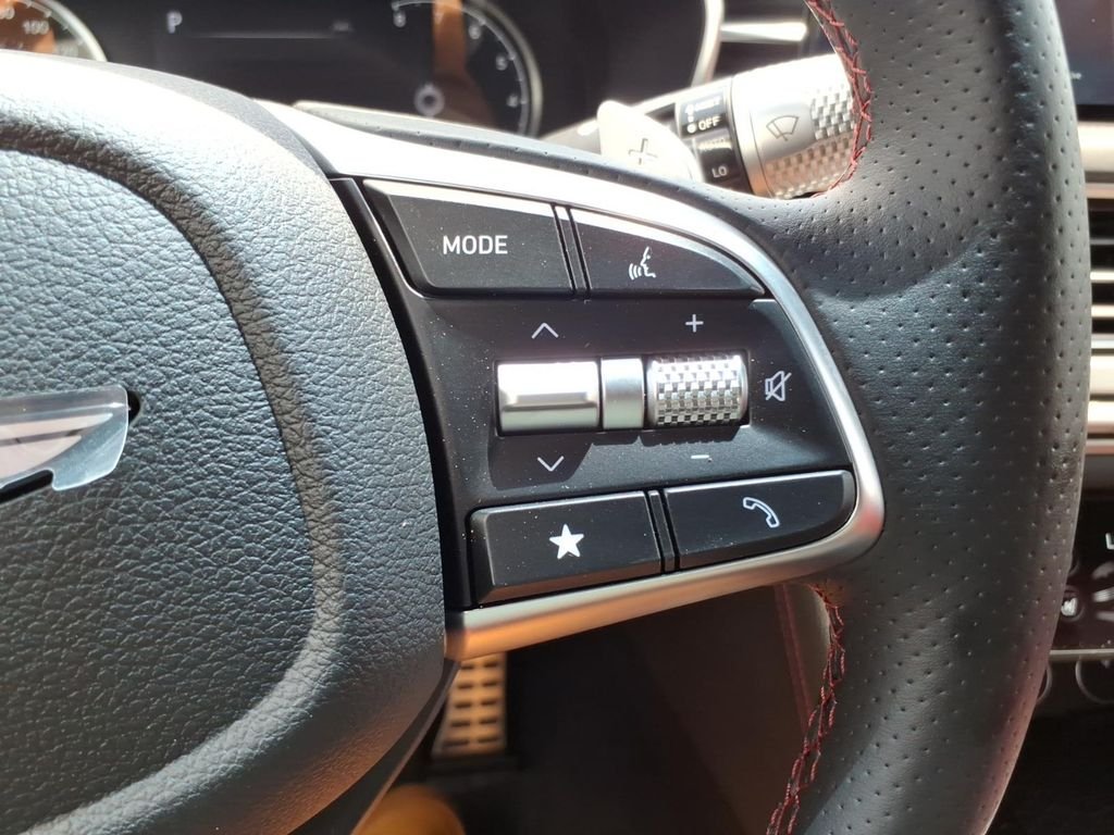 New 2026 Silver Genesis 3.3T Sport Prestige image 19
