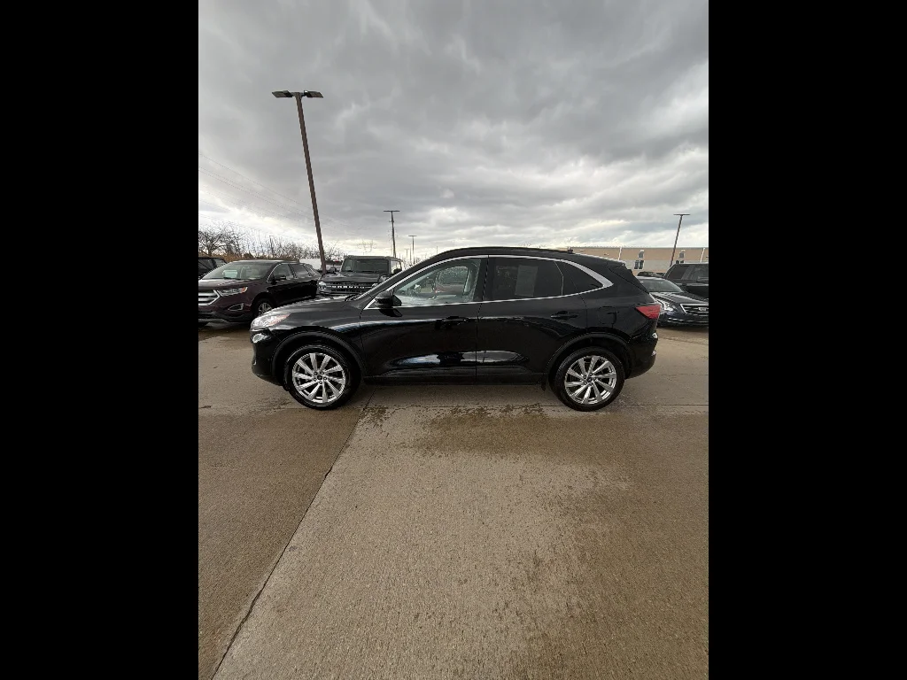Used 2022 Agate Black Ford Titanium image 2