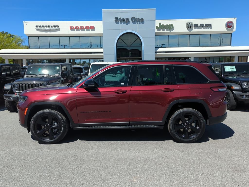 New 2026 Velvet Red Pearl-Coat Exterior Paint Jeep Limited image 8