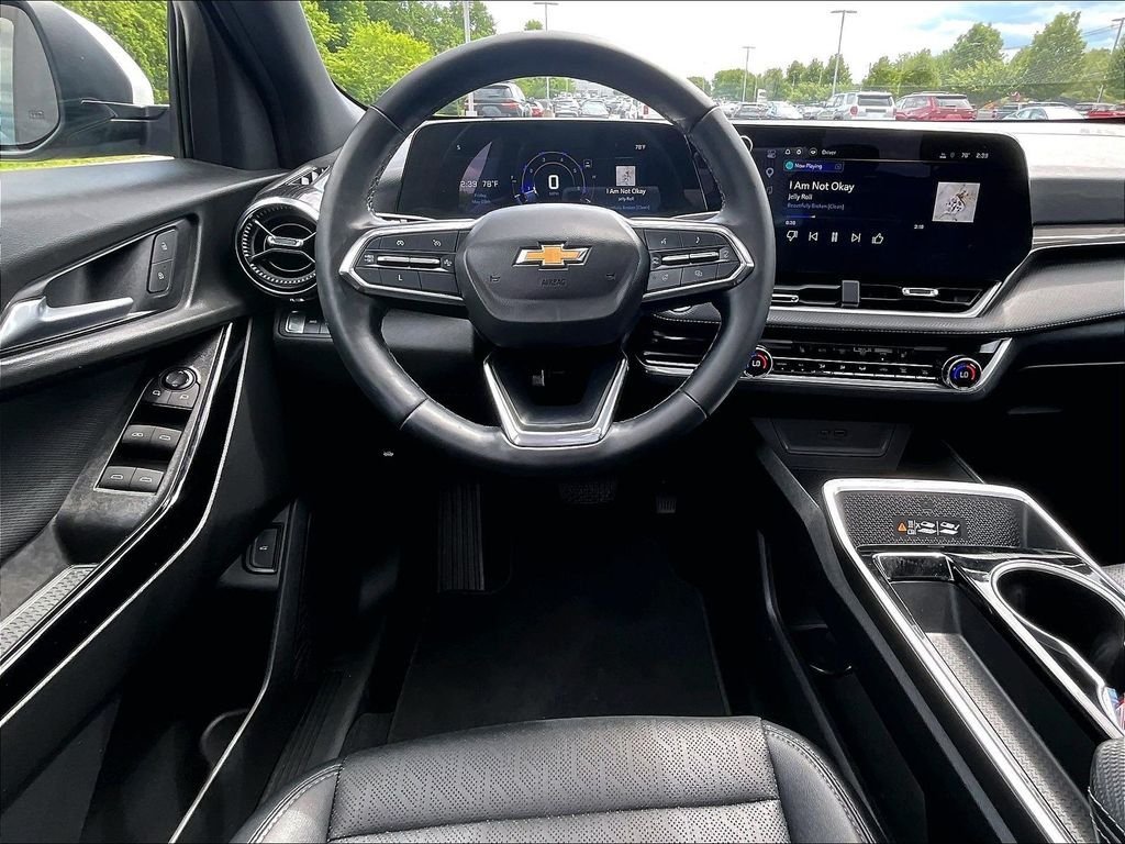 Used 2025 Gray Chevrolet LT image 17
