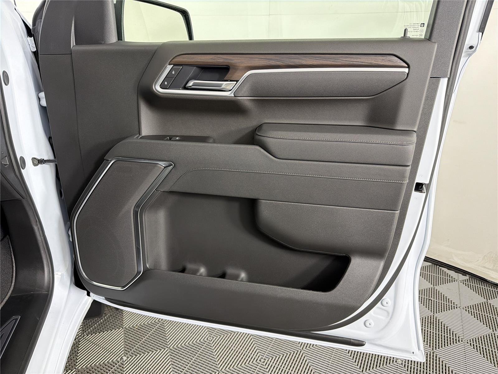 2026 GMC Sierra 1500 SLT - Photo 12