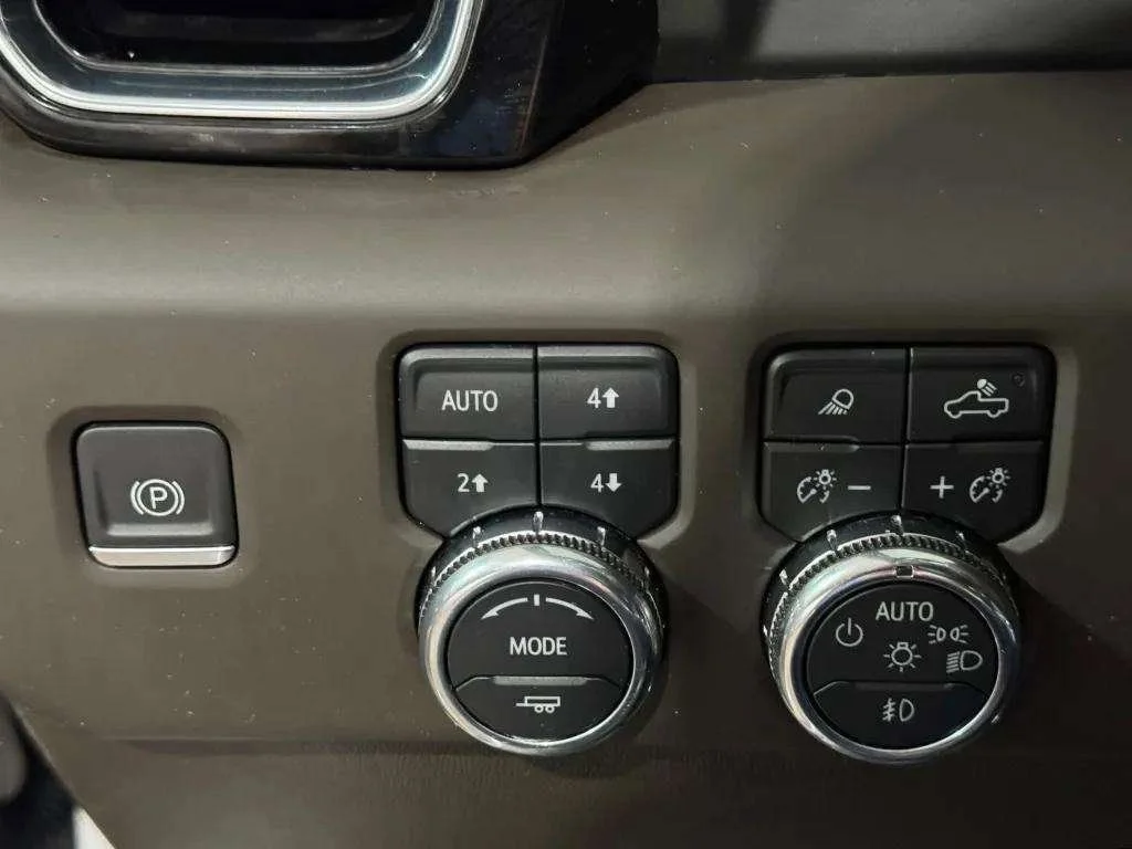 Certified Used 2023 White Frost Tricoat GMC Denali image 21