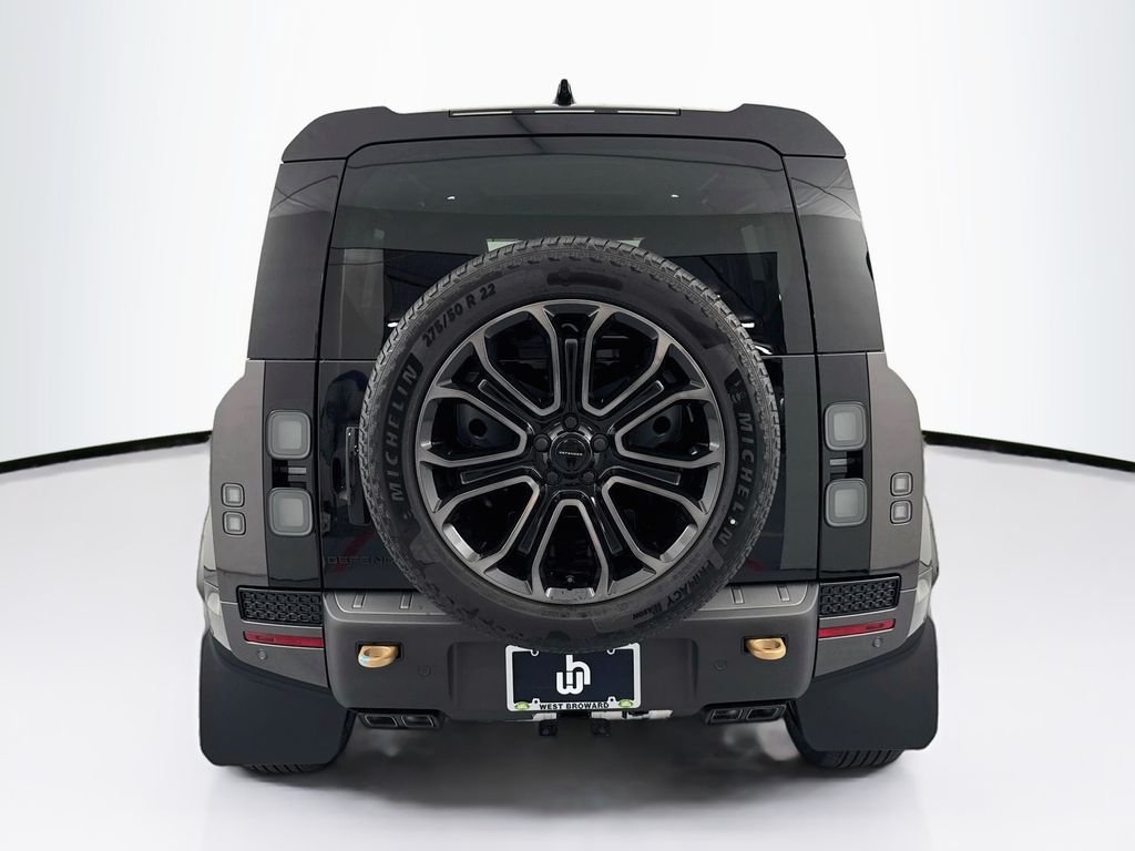 New 2026 Charente Grey Land Rover OCTA image 6