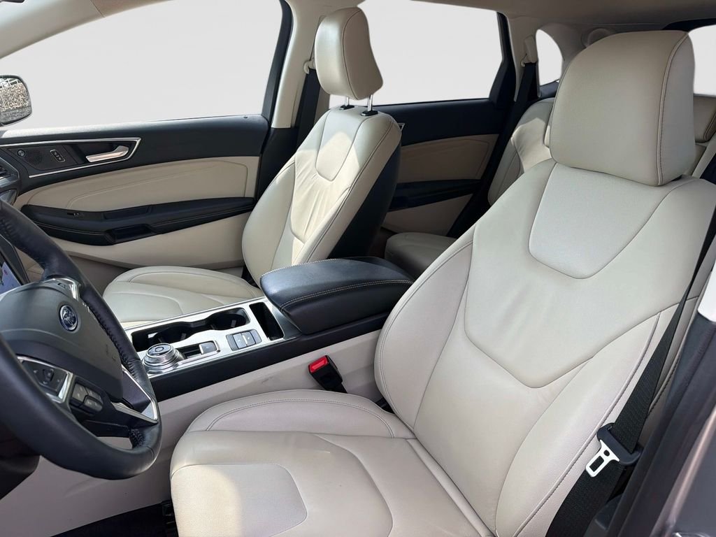 Used 2022 Silver Ford Titanium image 21