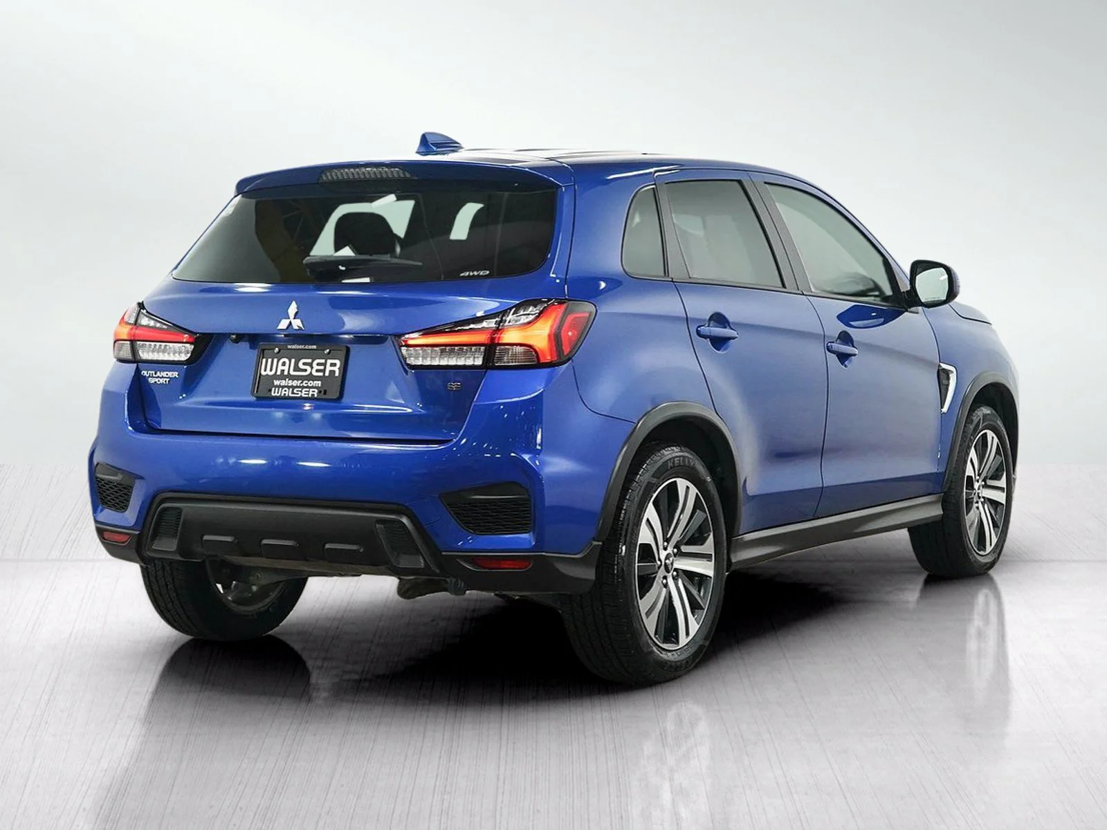 Used 2024 Blue Mitsubishi SE image 5