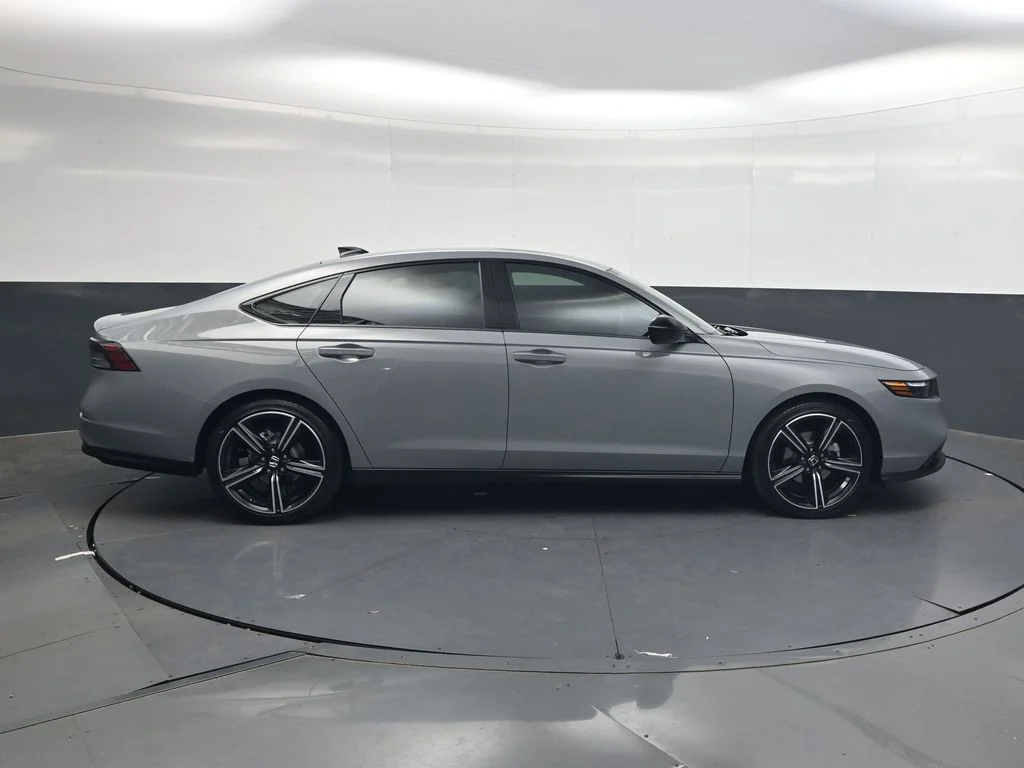 New 2026 Urban Gray Pearl Honda SE image 3