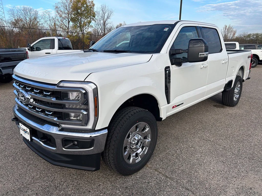 New 2027 Star White Metallic Tri-Coat Ford F-350® Lariat® image 3