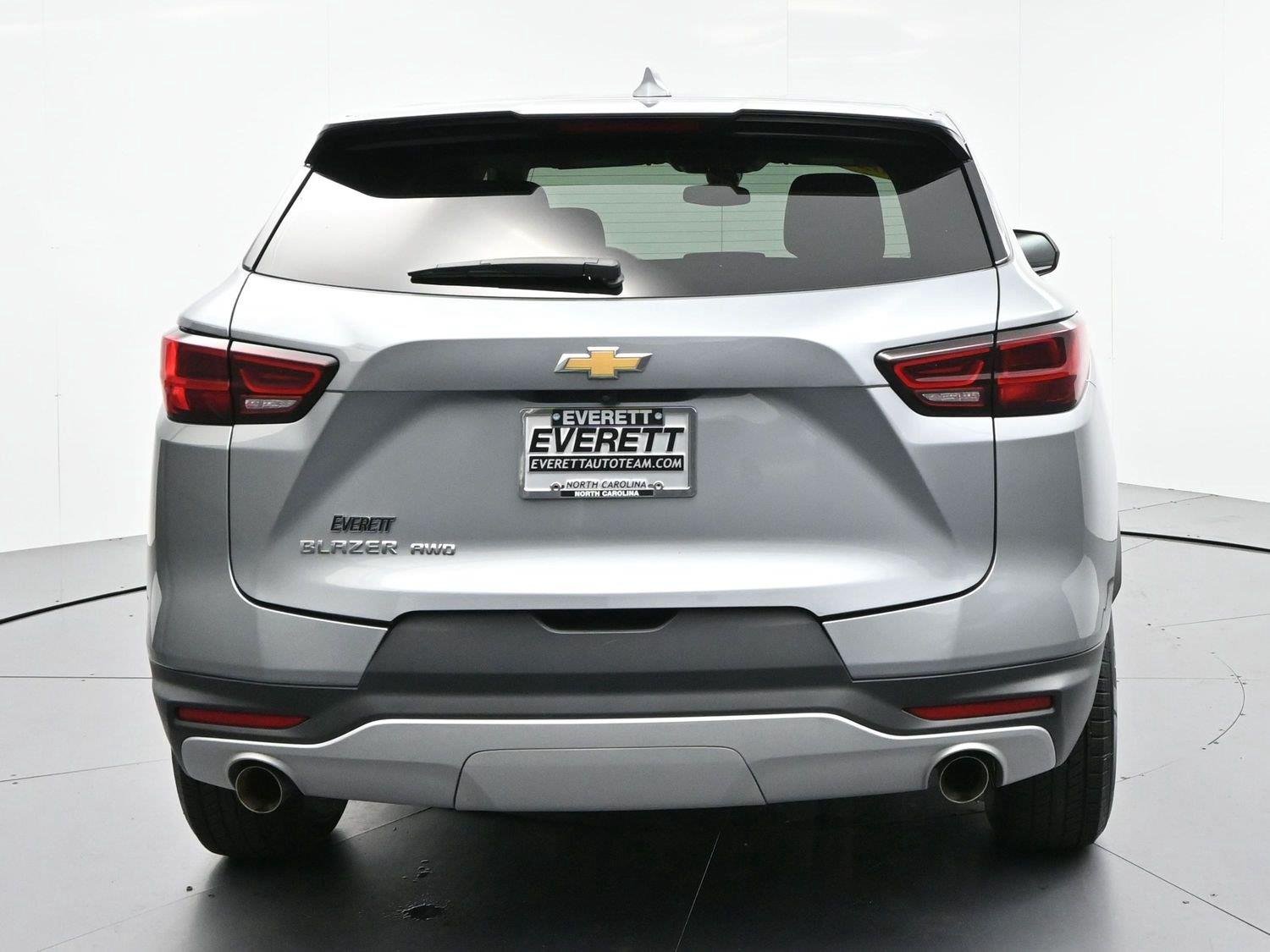 Used 2025 Sterling Gray Metallic Chevrolet 2LT image 6