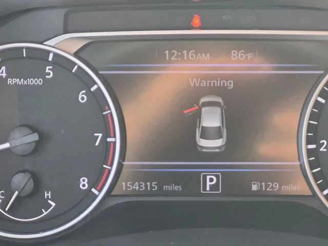 Used 2020 Red Nissan SR image 19