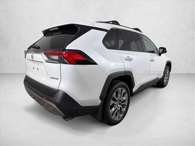 Certified Used 2025 WIND CHILL PEARL Toyota  image 4