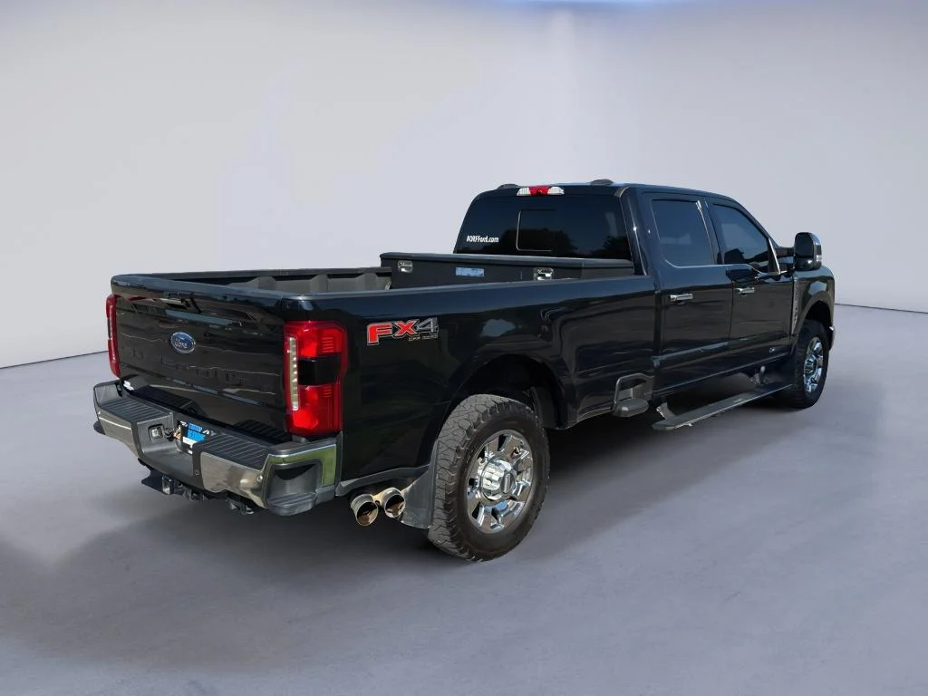 Used 2023 Agate Black Metallic Ford LARIAT image 5