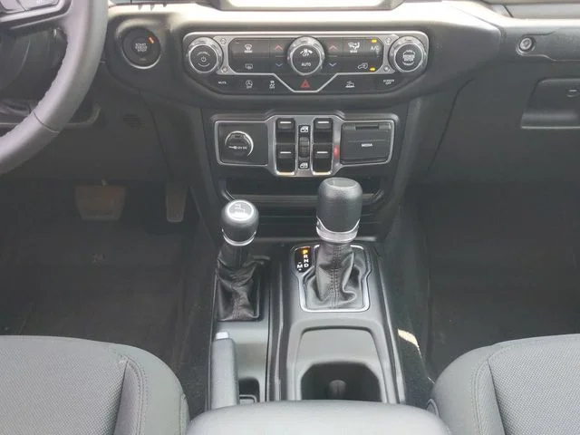 Used 2023  Jeep Willys image 18
