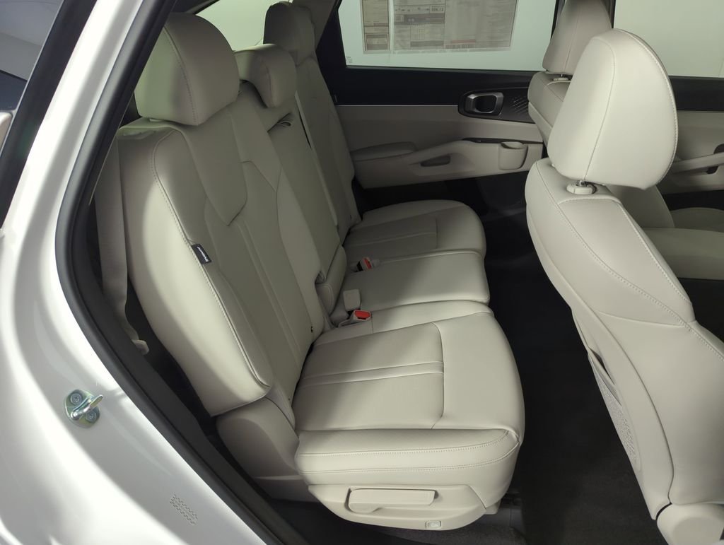 New 2026 Glacial White Pearl Kia S image 32