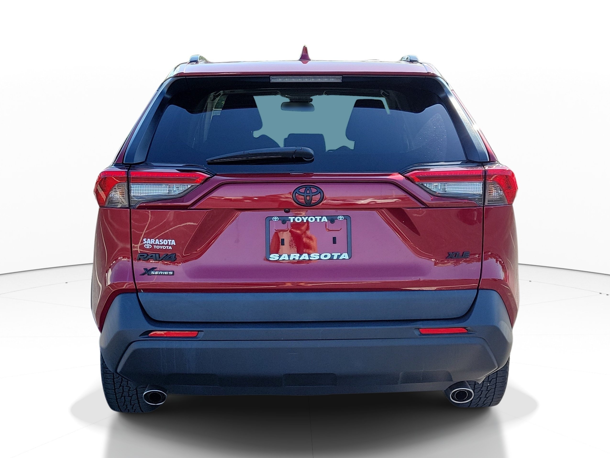 Used 2023 Pearl Toyota XLE image 4
