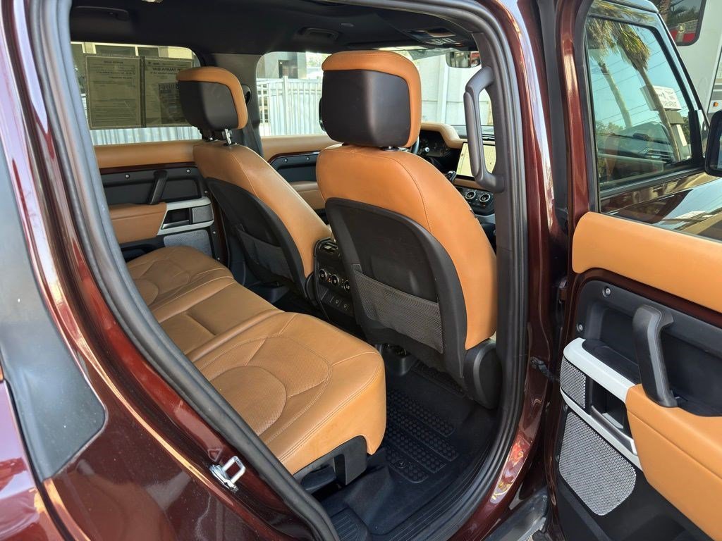 2023 Land Rover Defender SE - Photo 32