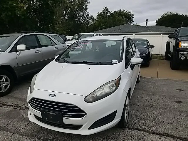 Used 2019 White Ford SE image 13