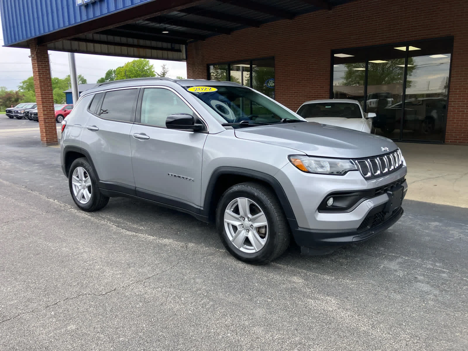 Used 2022 Jeep Compass Latitude with VIN 3C4NJCBB2NT188579 for sale in Clinton, IL
