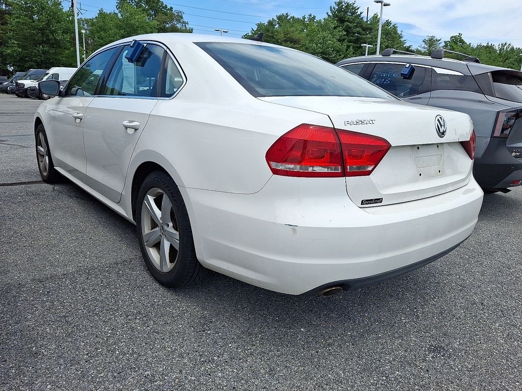 Used 2013 White Volkswagen TDI SE image 4