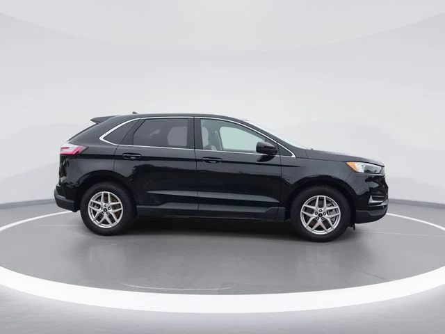 Used 2024 Black Ford SEL image 9
