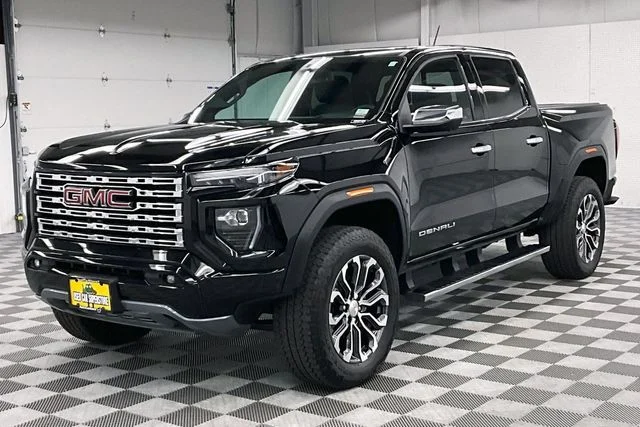 Used 2024 Onyx Black GMC Denali image 12