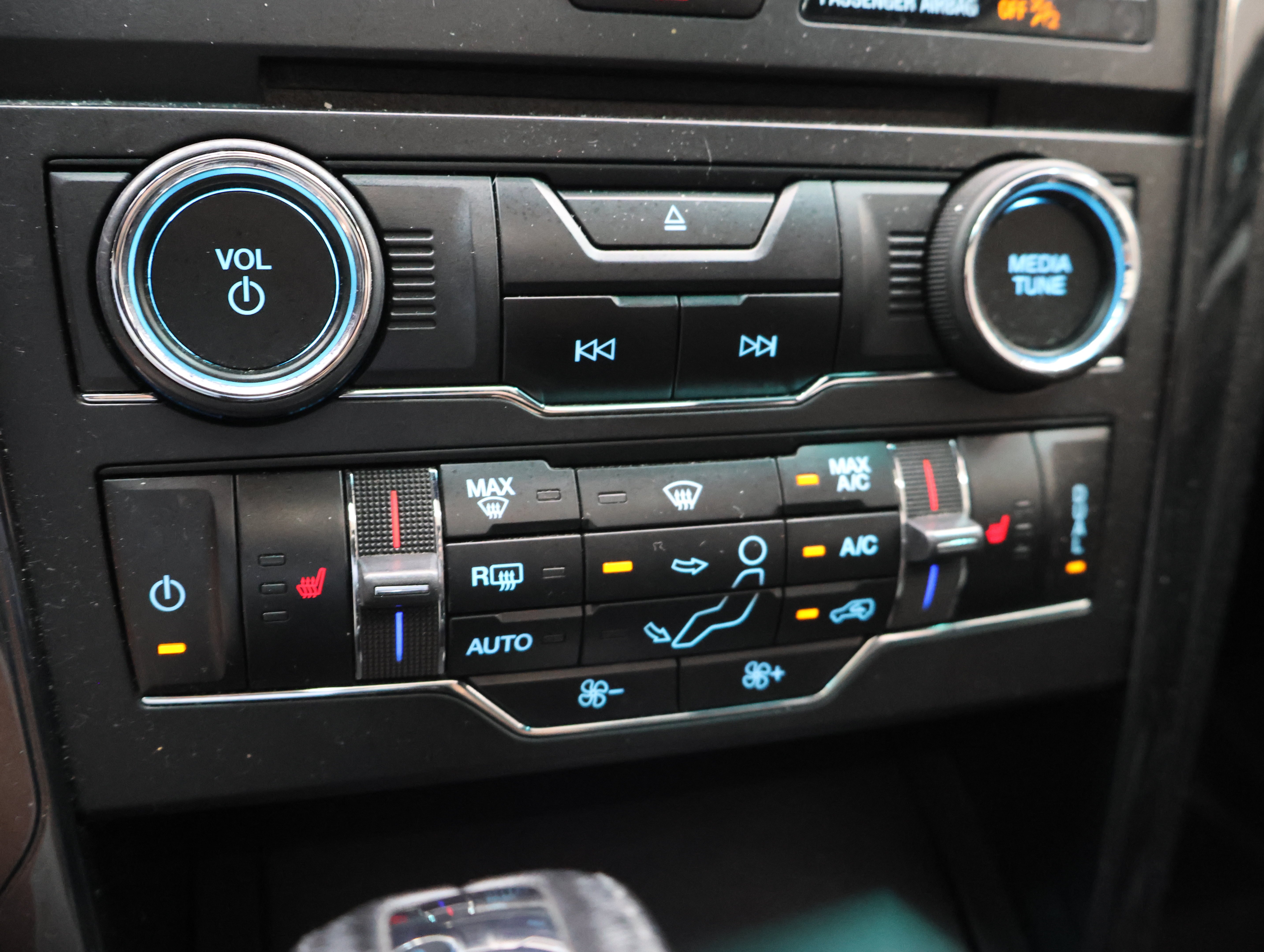 Used 2017  Ford XLT image 46