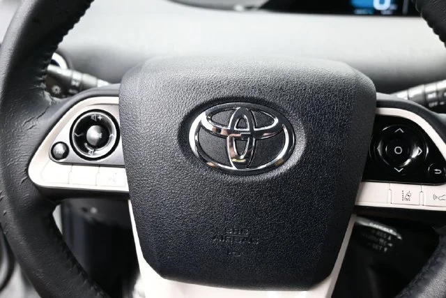 Used 2016 Silver Toyota Four Touring image 18