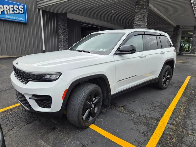 Used 2023 White Jeep Altitude X image 2