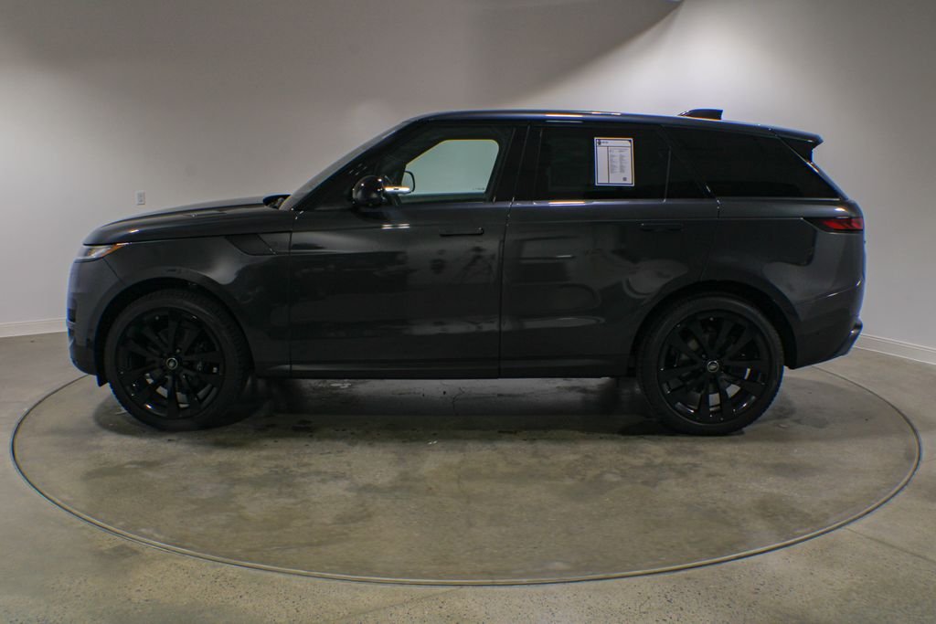 Certified Used 2023  Land Rover SE image 3