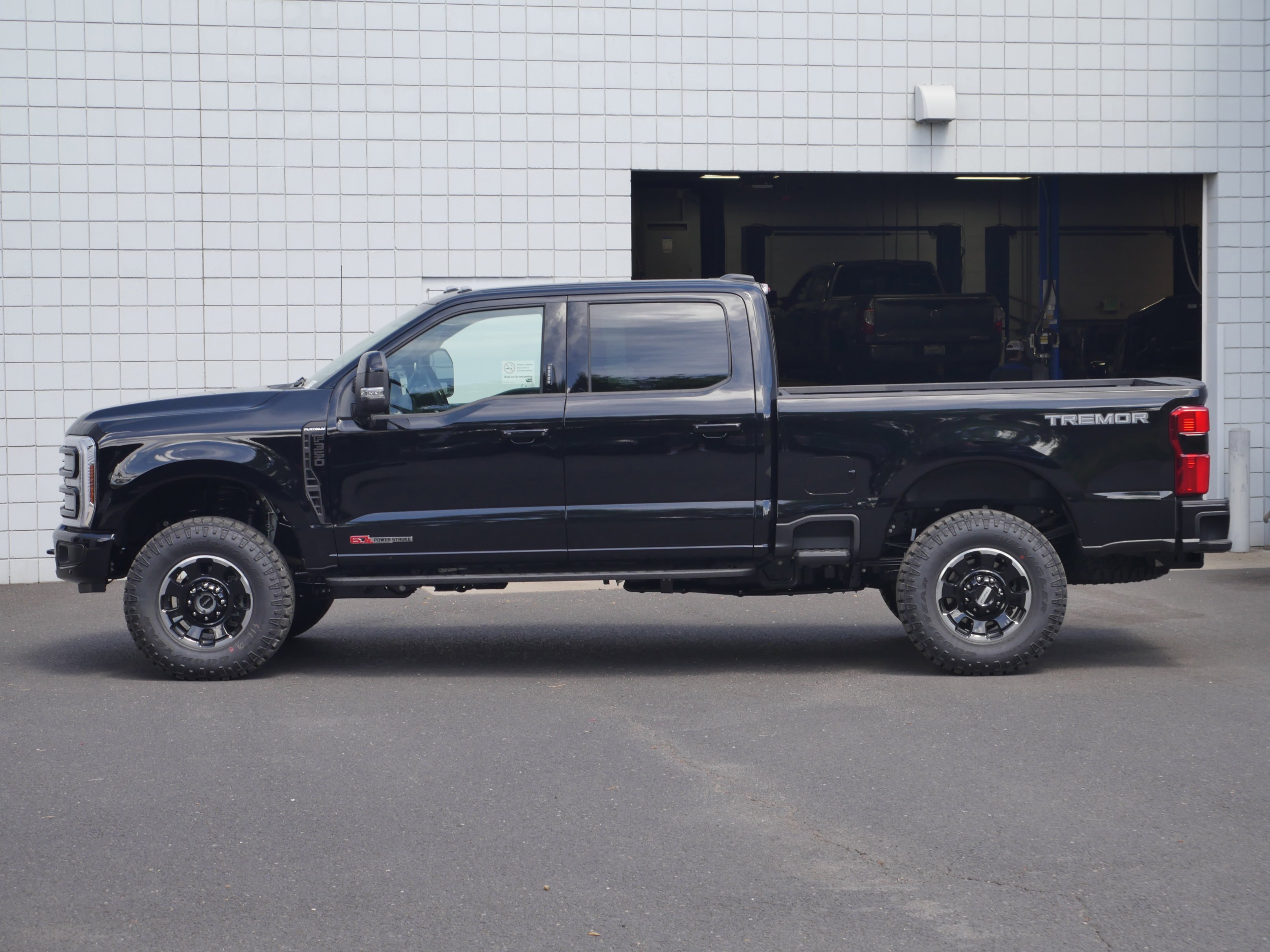New 2026 Agate Black Metallic Ford F-350® Platinum® image 19