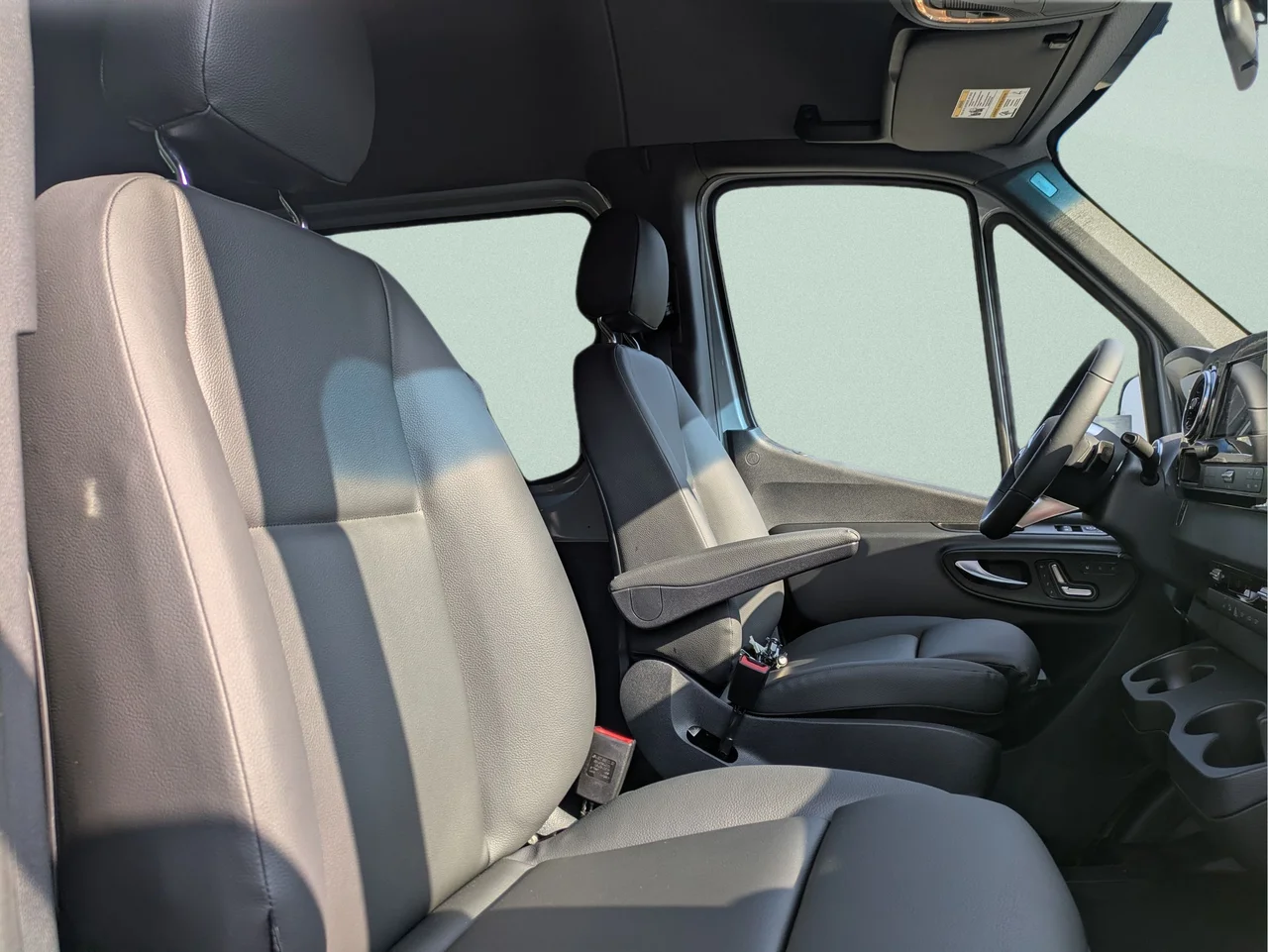 2025 Mercedes-Benz Sprinter Crew Van Base - Photo 7