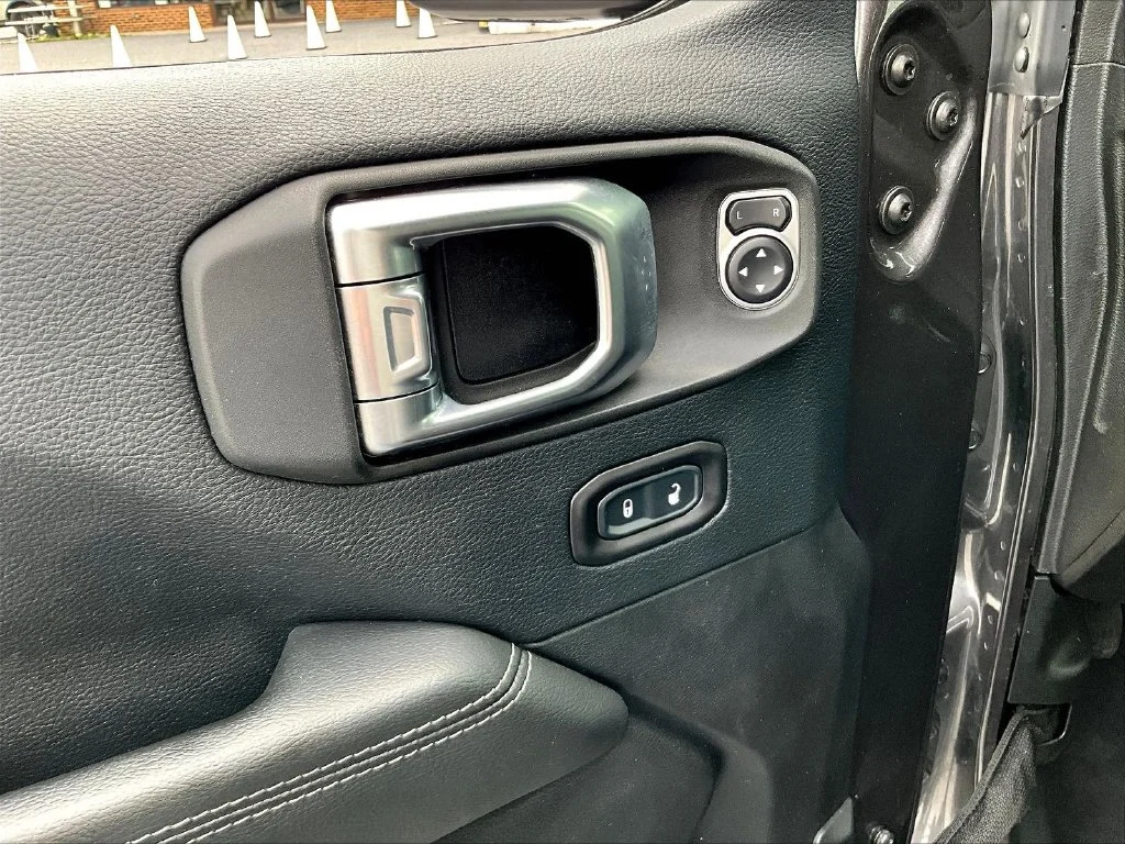 Used 2019 Gray Jeep Unlimited Sahara image 20