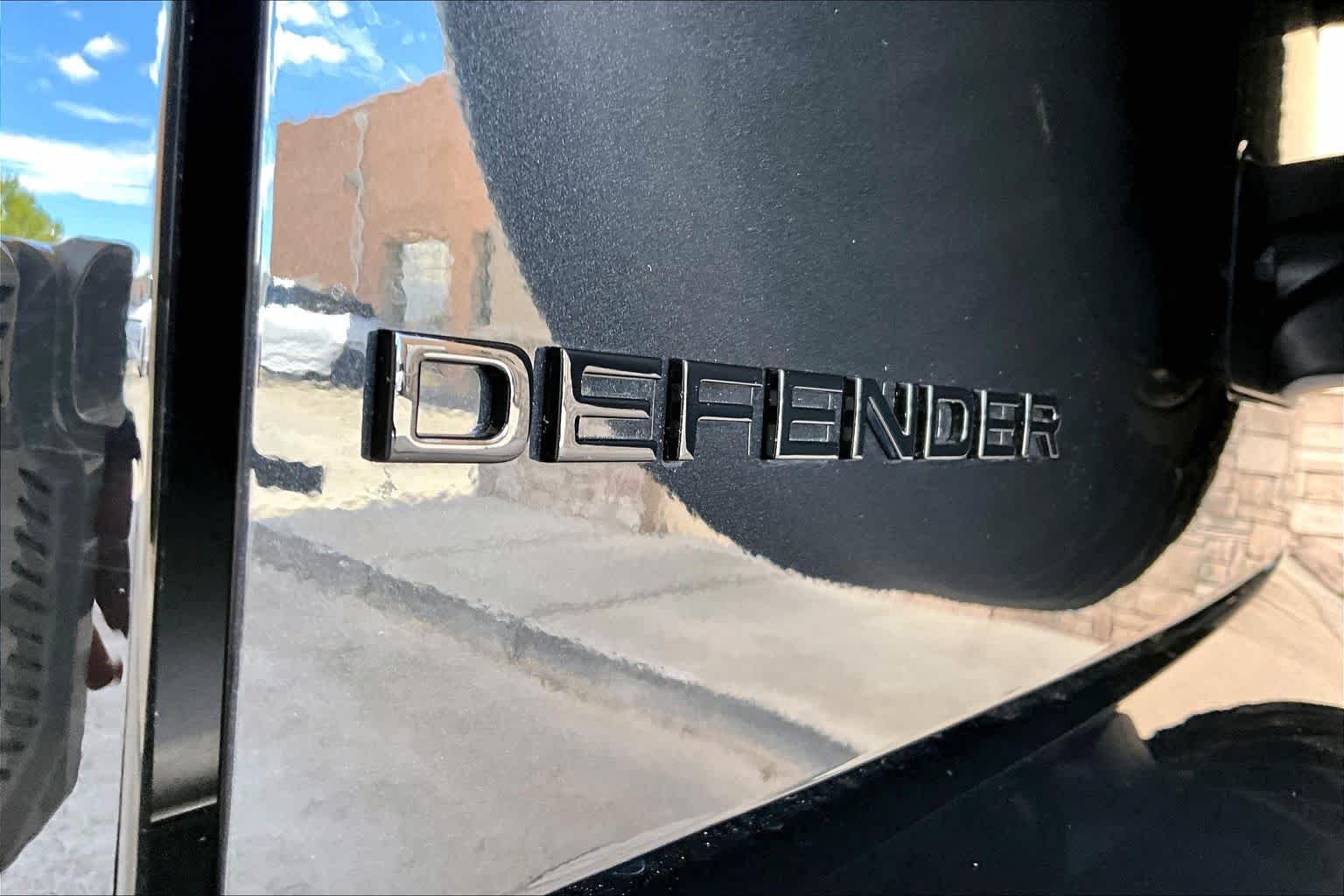 New 2026 Santorini Black Land Rover S image 15