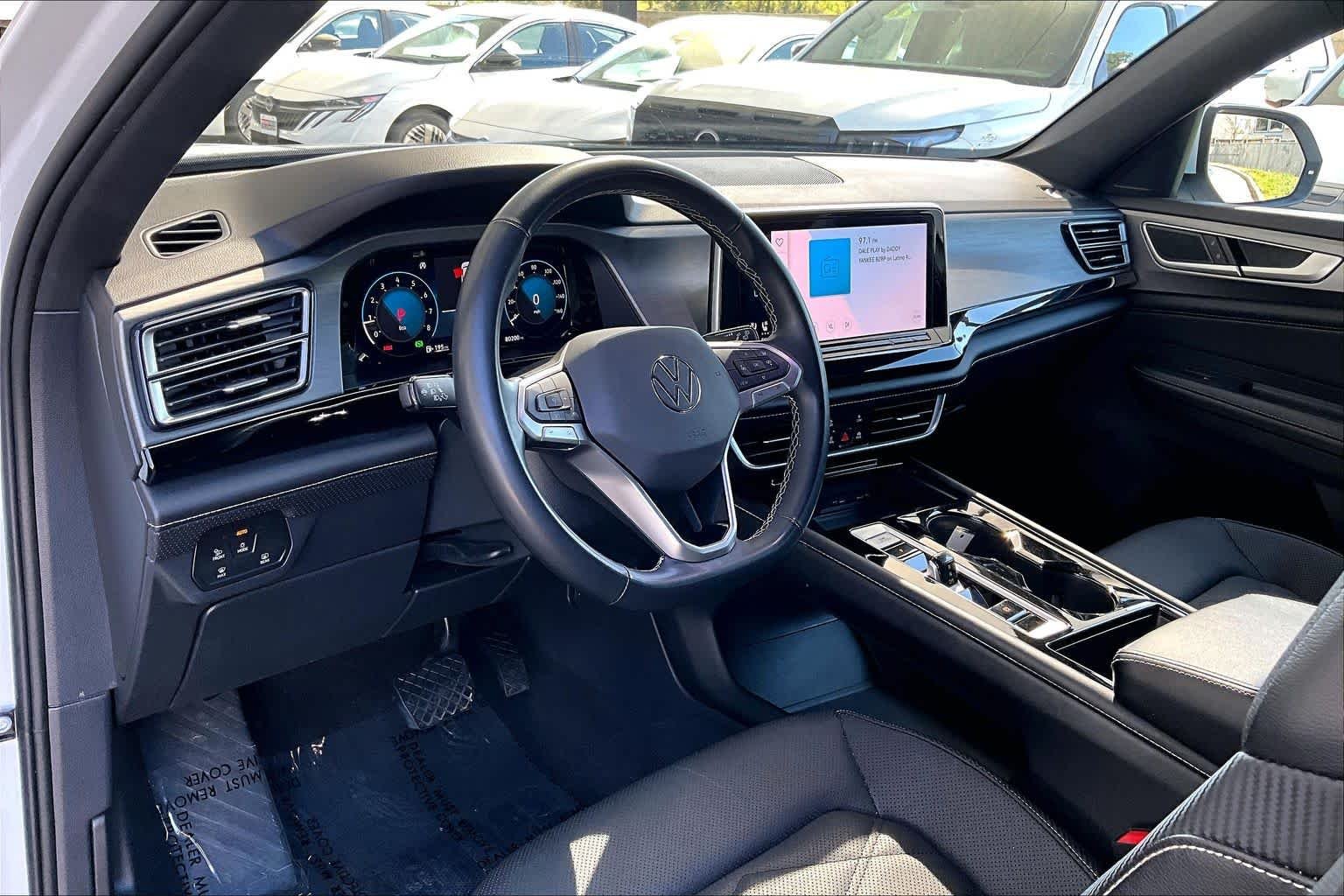 2024 Volkswagen Atlas Cross Sport SE w/Tech - Photo 18