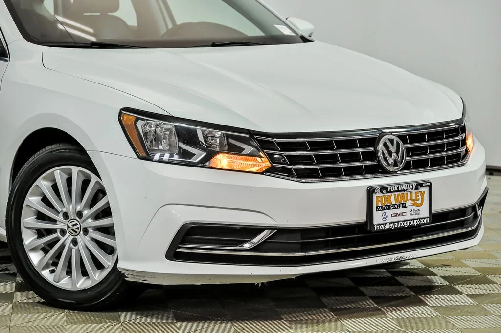 Used 2017 Volkswagen Passat SE with VIN 1VWBT7A39HC027917 for sale in St. Charles, IL