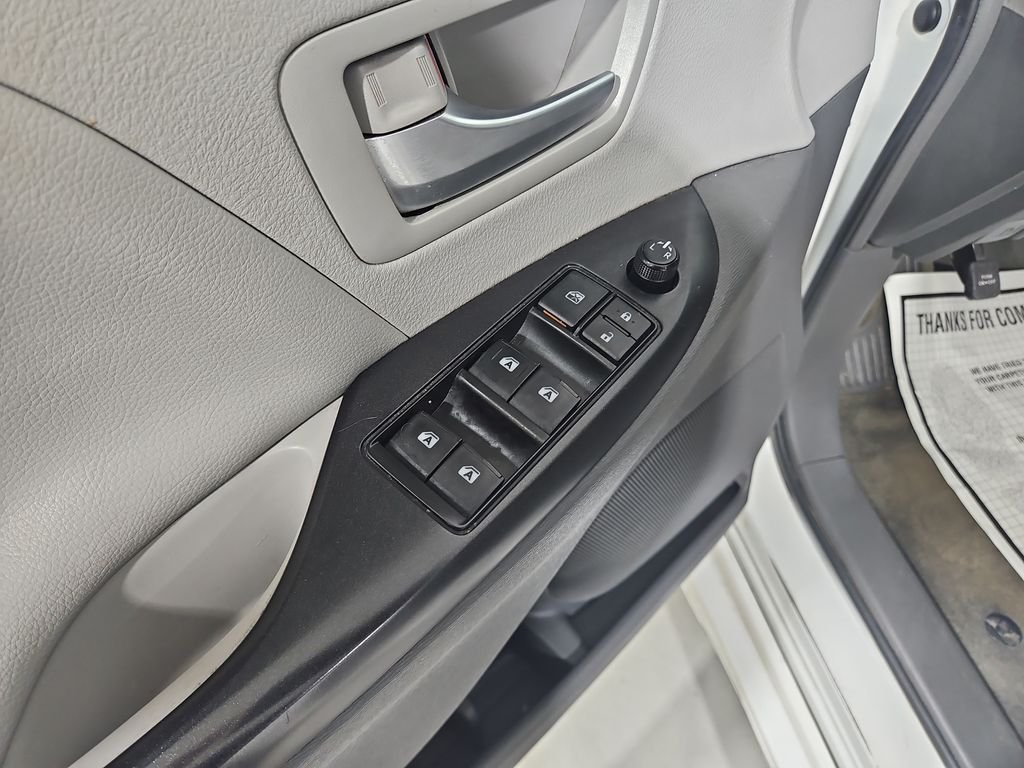 Used 2019 White Toyota LE image 12