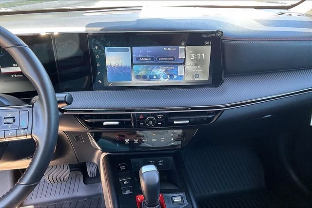 Used 2025 Gray Nissan SR image 30