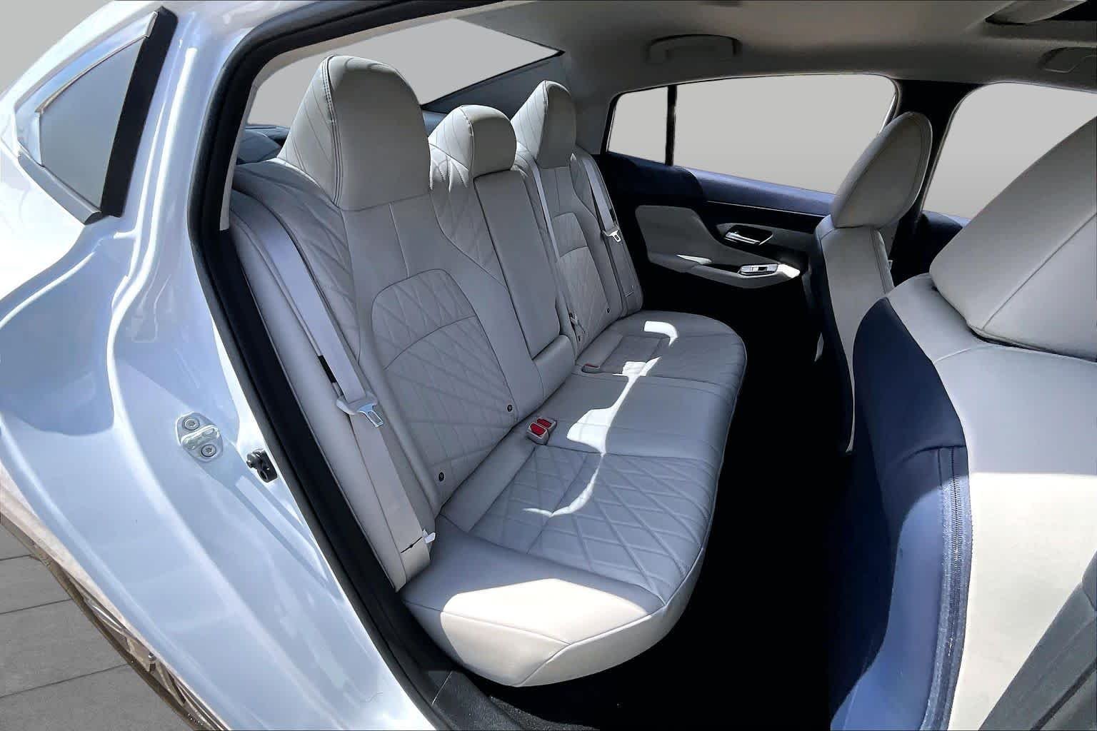 Used 2026 Aspen White Tricoat Nissan SL image 21