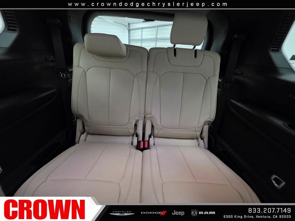 New 2026 Bright White Clear-Coat Exterior Paint Jeep Limited image 10