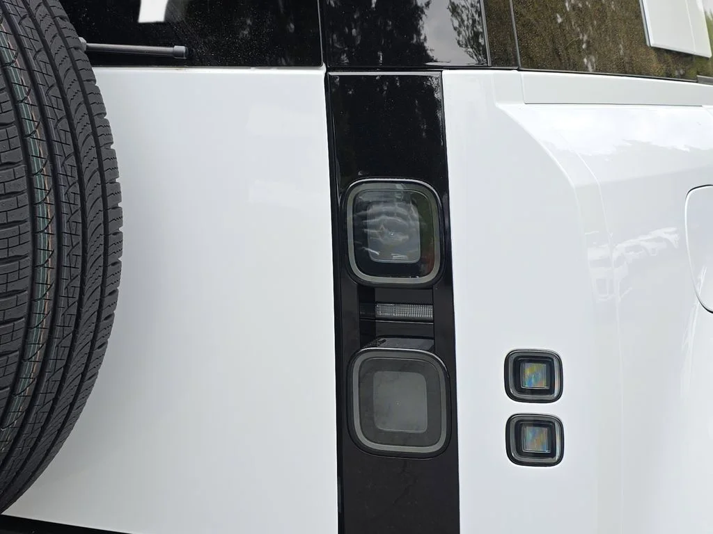 New 2026 Fuji White LAND ROVER S image 35