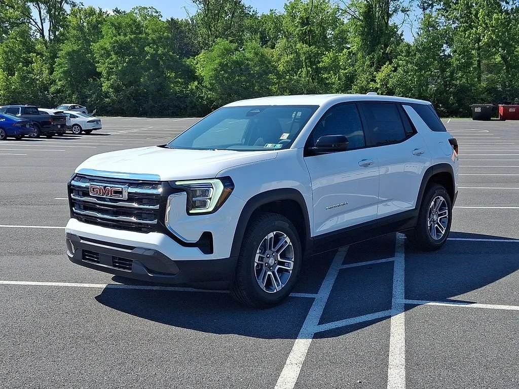 New 2027 Summit White GMC Elevation image 2