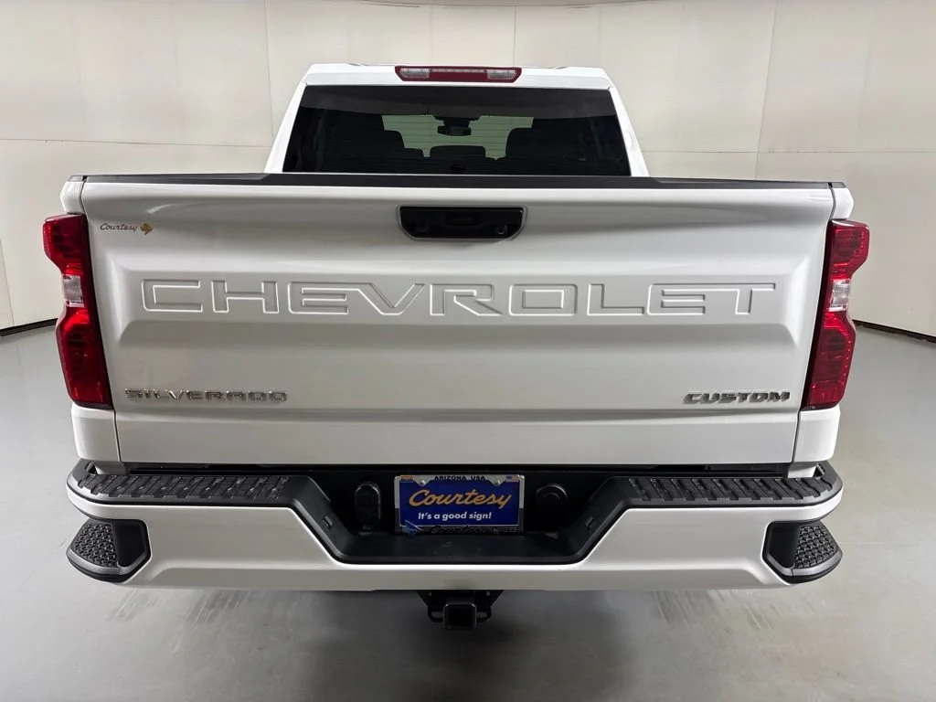 New 2026 Summit White Chevrolet Custom image 8