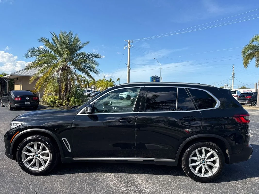 Used 2020  BMW xDrive40i image 2