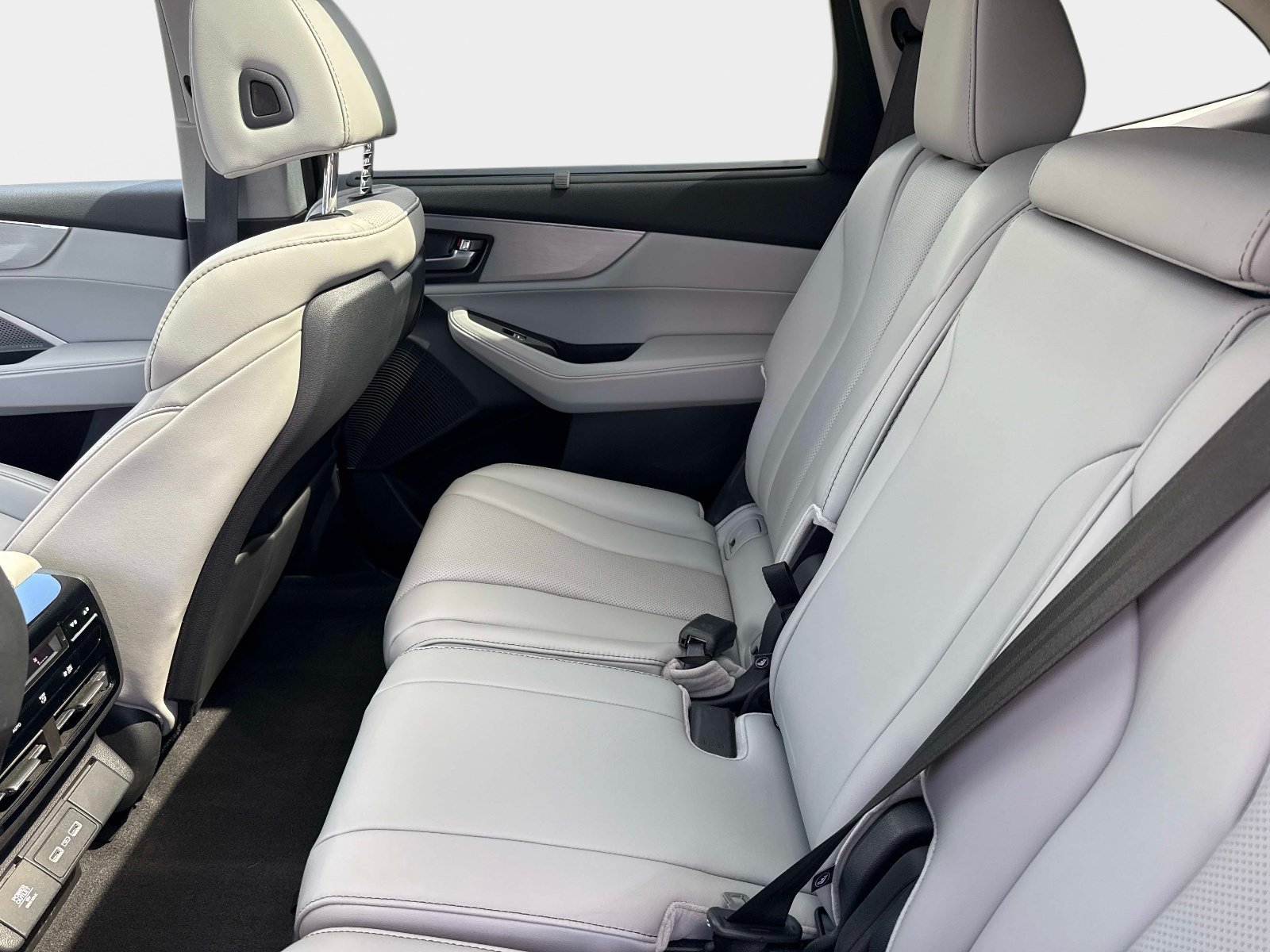 Used 2024 Lunar Silver Metallic Acura w/Technology Package image 14