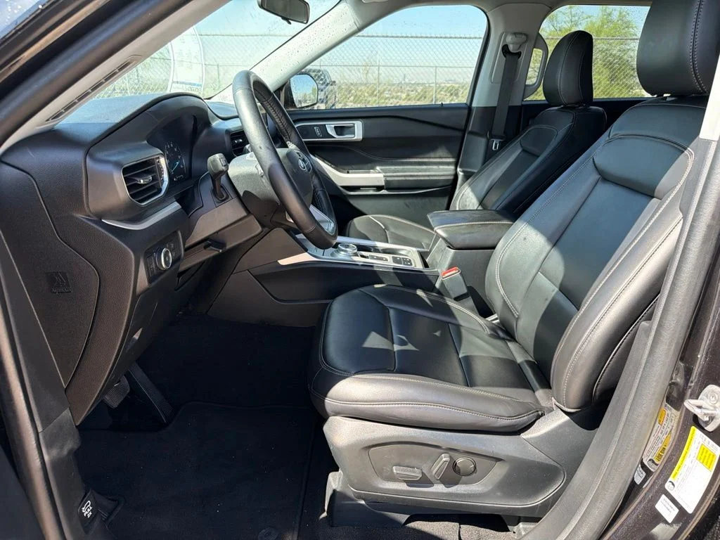 Used 2023 Black Ford XLT image 17