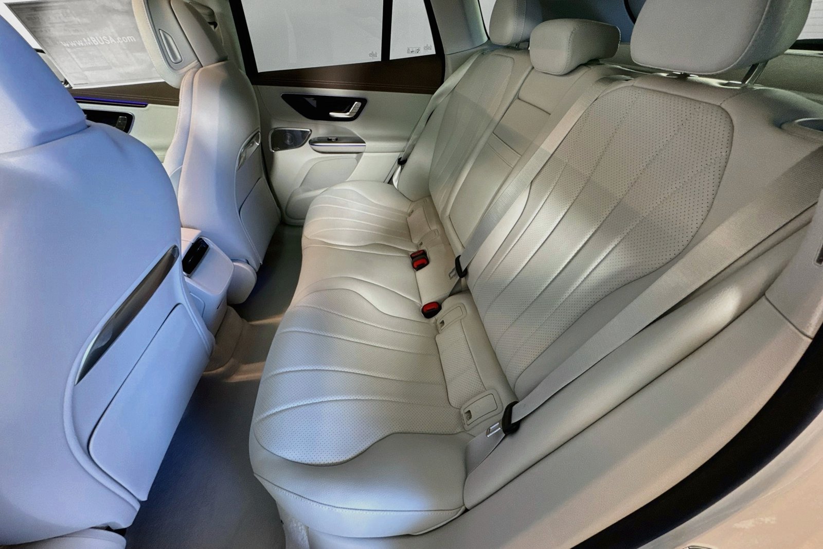 New 2026 Polar White Mercedes-Benz EQE 320+ image 22