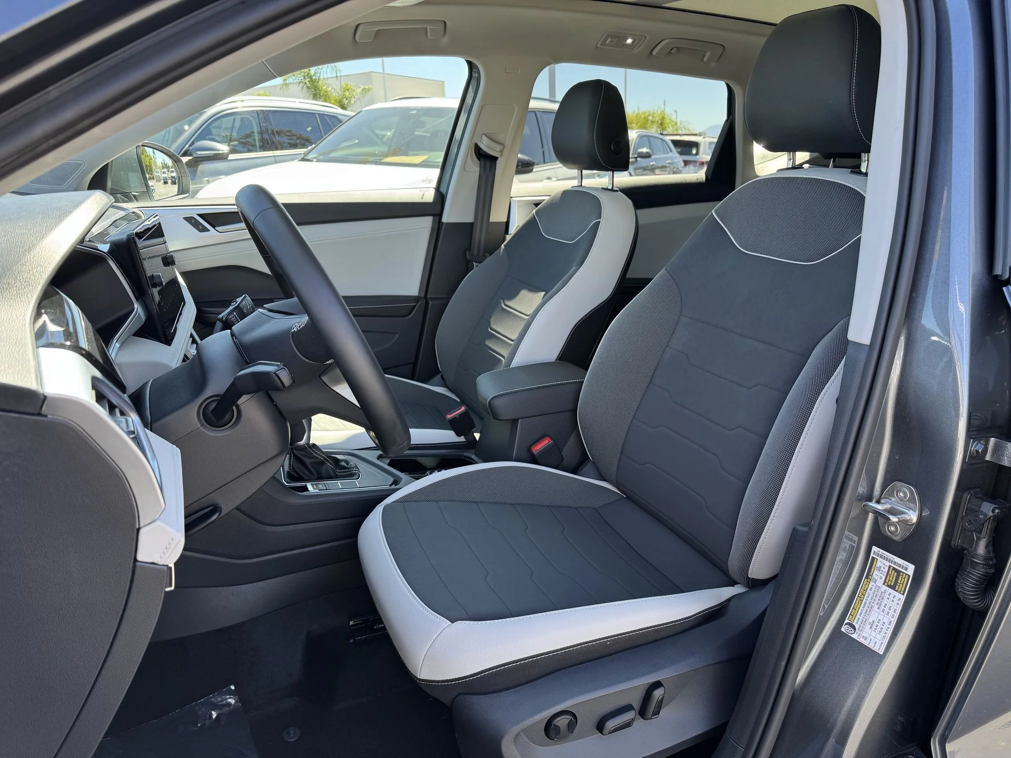 Used 2026 Platinum Gray Metallic Volkswagen SE image 19