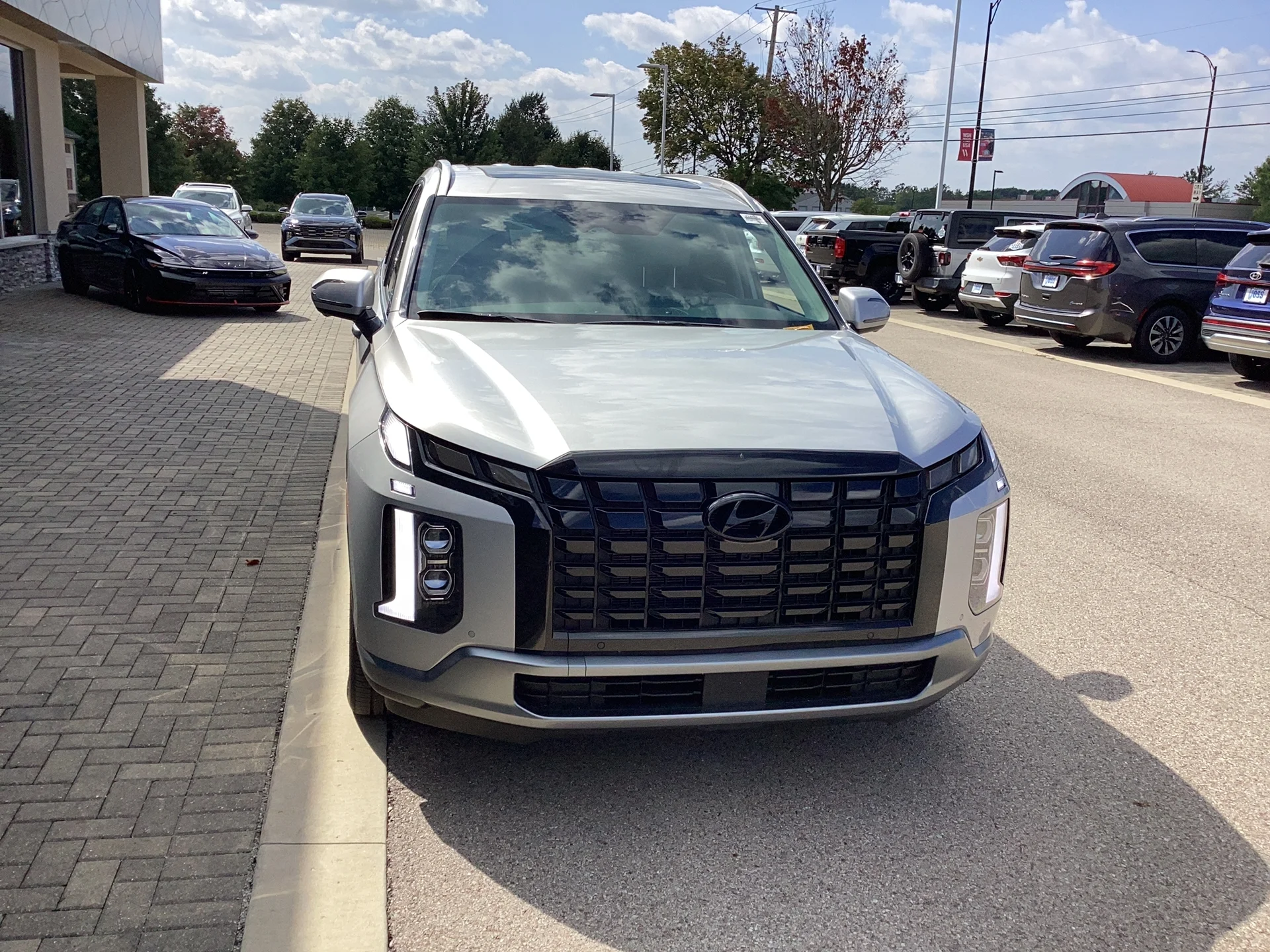 Certified Used 2025 Typhoon Silver Hyundai SEL Premium image 9
