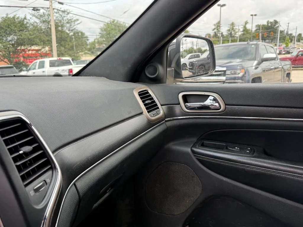 Used 2016 Black Jeep Limited image 22