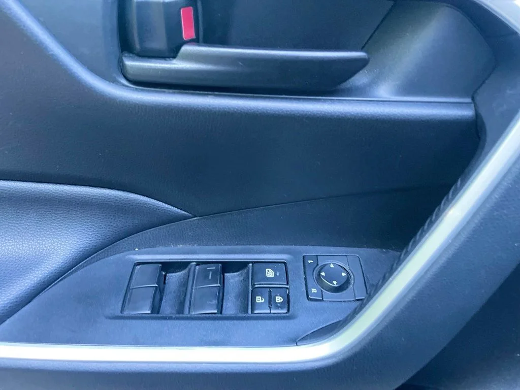 Used 2020 Magnetic Gray Metallic Toyota LE image 9